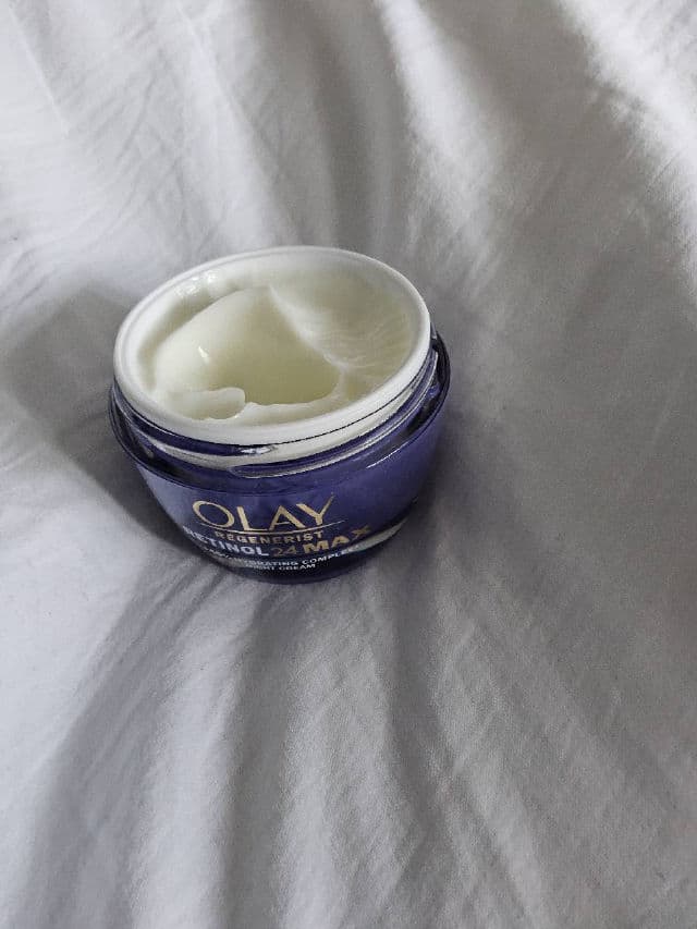 Olay Regenerist Retinol 24 Max Night Face Moisturizer review photo by IceE81
