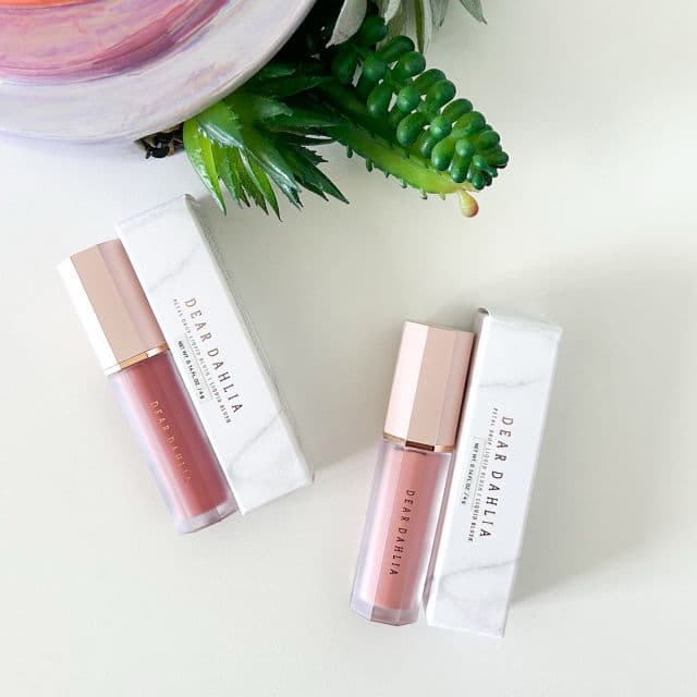 Dear Dahlia Barely review photo by MonicaCedeno