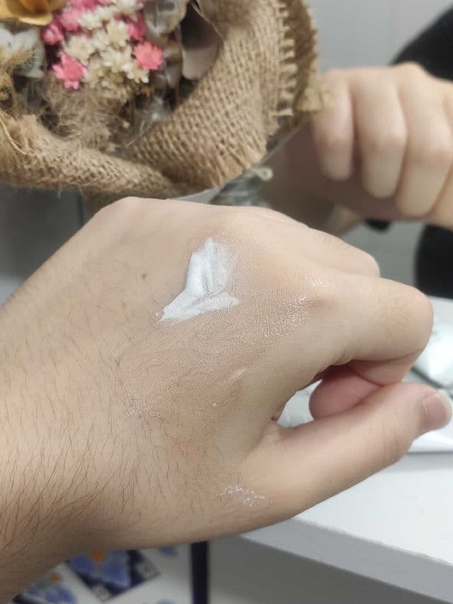 CLE Cosmetics CCC Cream SPF 50 PA+++ review photo by alealeskin