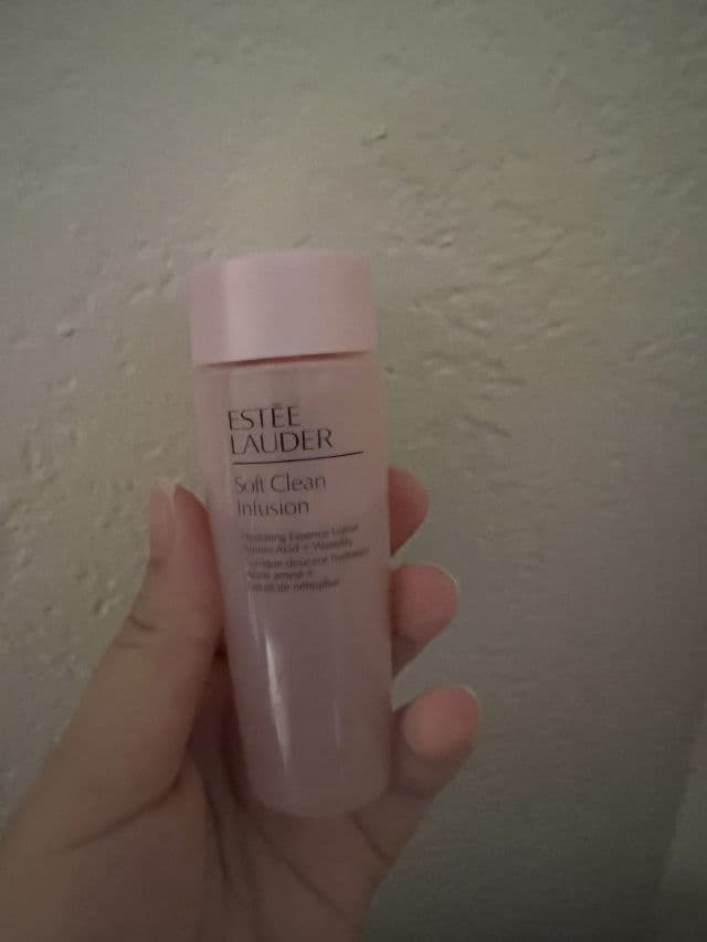 Estee Lauder Soft Clean Silky Hydrating Lotion review photo by Linh2610