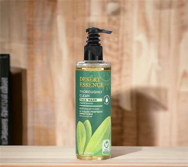Desert Essence Thoroughly Clean Tea Tree Oil Face Wash review photo by Sparklyskincare