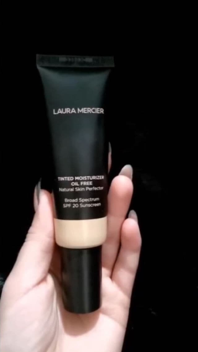 Laura Mercier Oil Free Tinted Moisturizer with SPF 20 review photo by aestheticbye