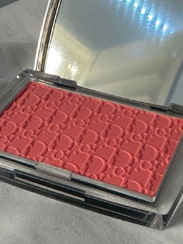 Dior Backstage Rosy Glow Blush 004 Coral review photo by aestheticbye