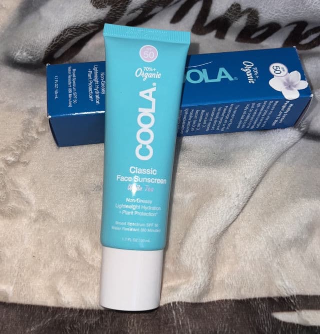 Coola Classic Face Sport SPF 50 - White Tea review photo by Productreviewer