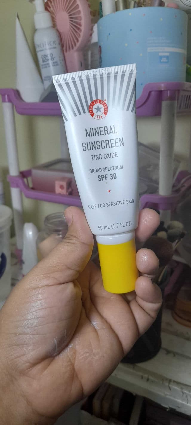 First Aid Beauty Mineral Sunscreen Zinc Oxide Broad Spectrum SPF 30  review photo by ambellabata1518 