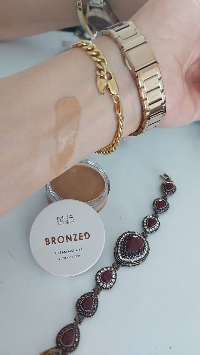 MUA Makeup Academy Bronzed Cream Bronzer - Butterscotch review photo by linazam