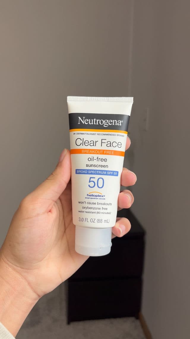 Neutrogena Clear Face Break-Out Free Liquid Lotion Sunscreen Broad Spectrum SPF 50 review photo by skinyum