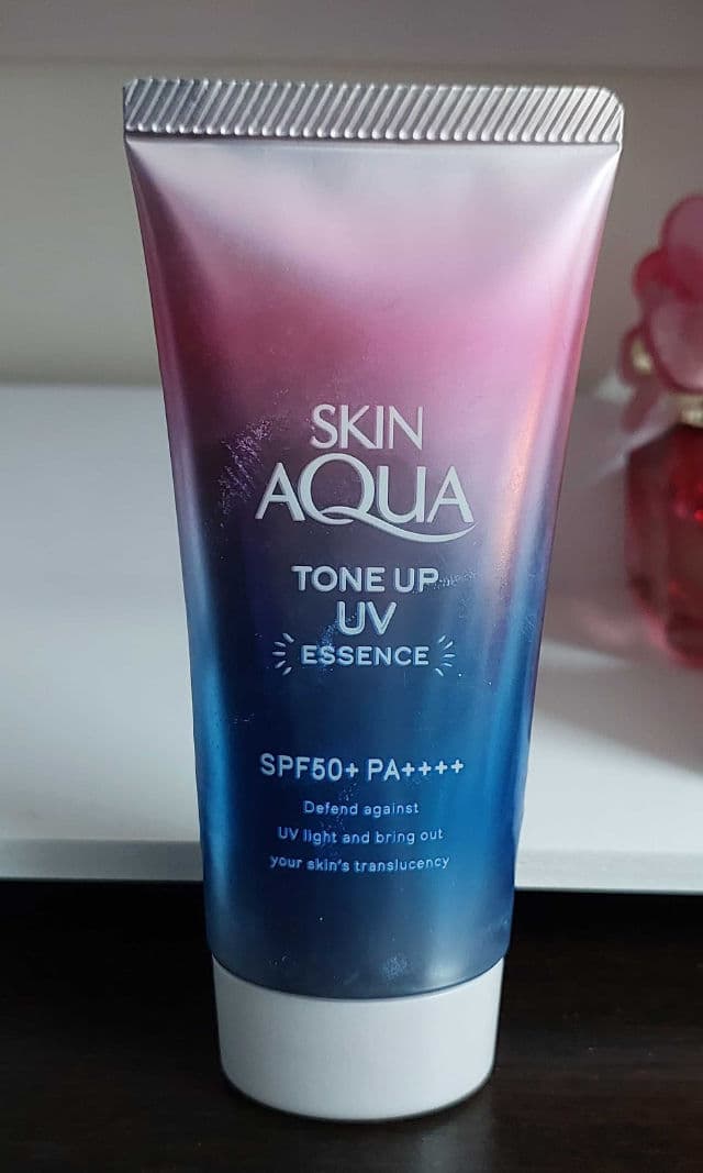 SKIN AQUA Tone Up UV Essence review photo by 2svelte