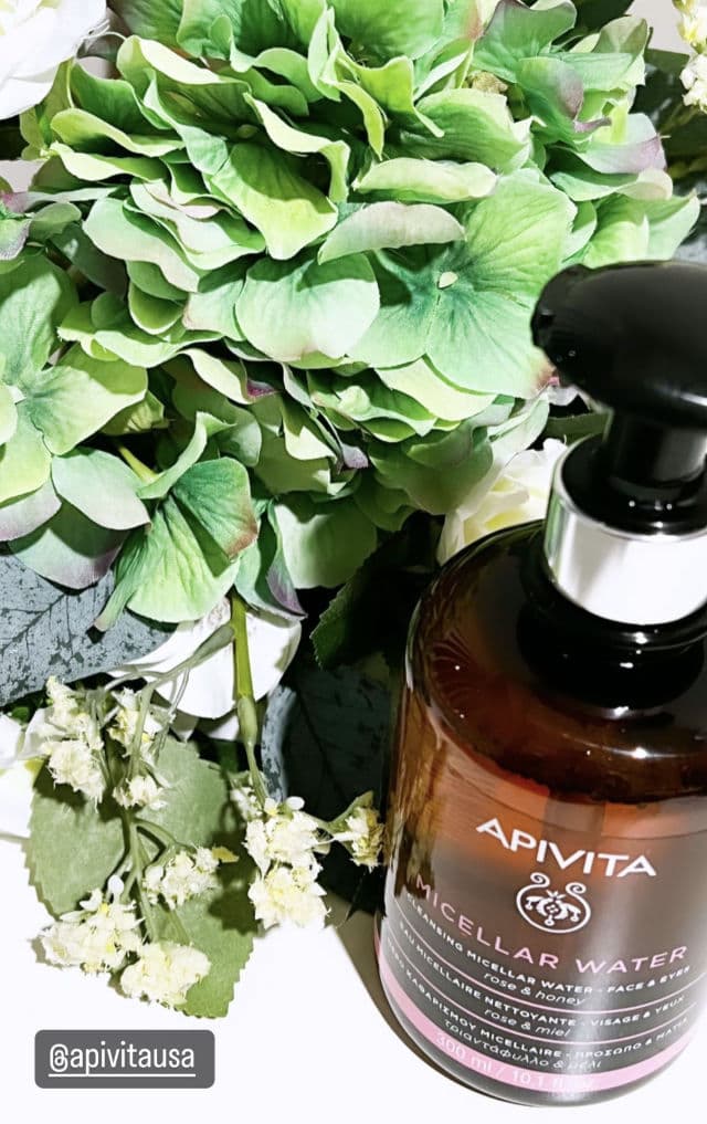 Apivita Cleansing Micellar Water Rose & Honey review photo by CarolMontilha