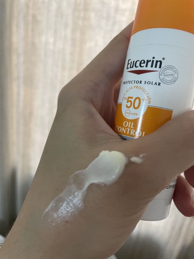 Eucerin Sun Gel-Cream Oil Control SPF 50+ review photo by LuLizardo