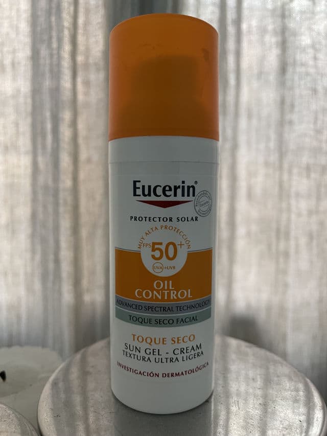 Eucerin Sun Gel-Cream Oil Control SPF 50+ review photo by LuLizardo