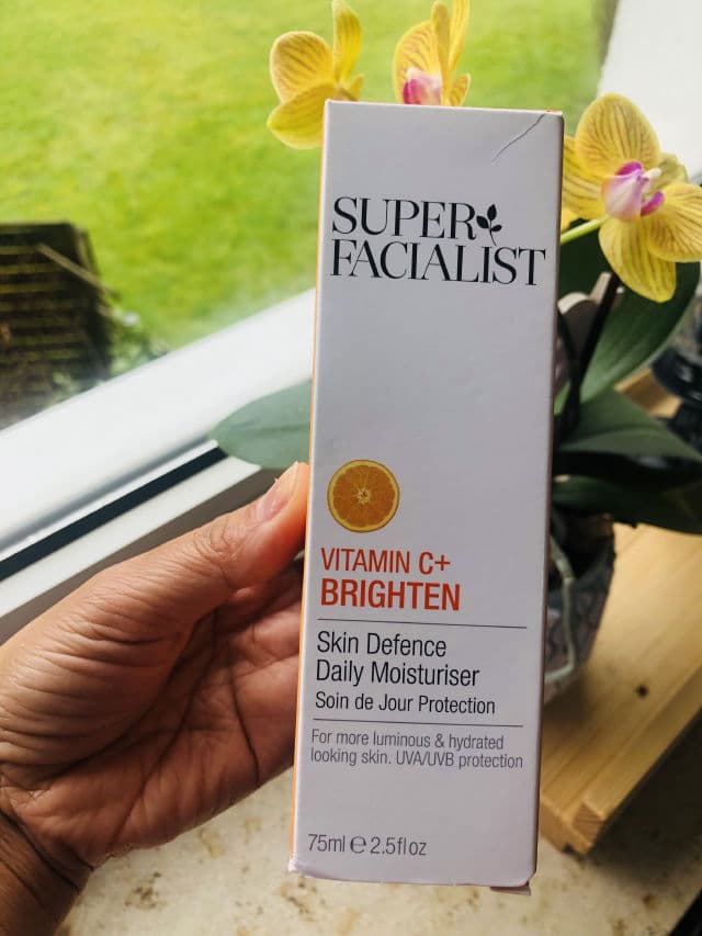 Super Facialist Vitamin C Skin Defence Daily Moisturiser review photo by theglamouressentials