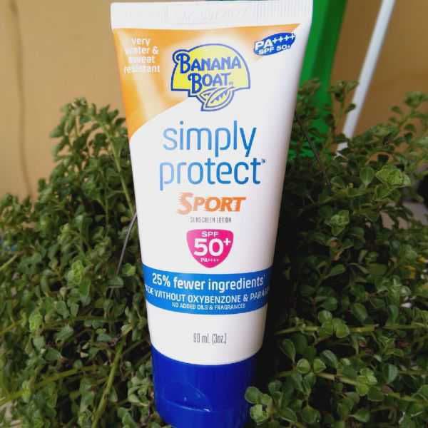 Banana Boat Simply Protect Sport Sunscreen Lotion SPF 50+ review photo by dichanp