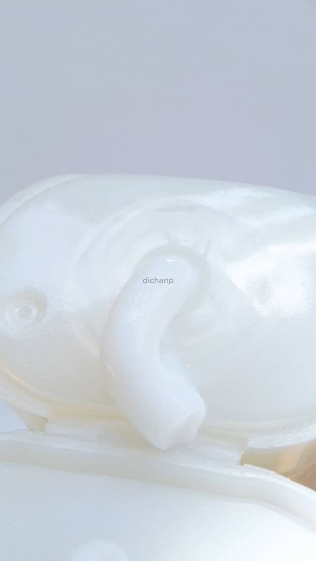 Shinzu'i Sakura Skin Lightening Body Lotion review photo by dichanp