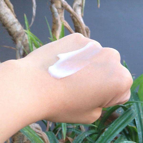 Azarine Hydramax-C Sunscreen Serum SPF 50 PA++++ review photo by dichanp