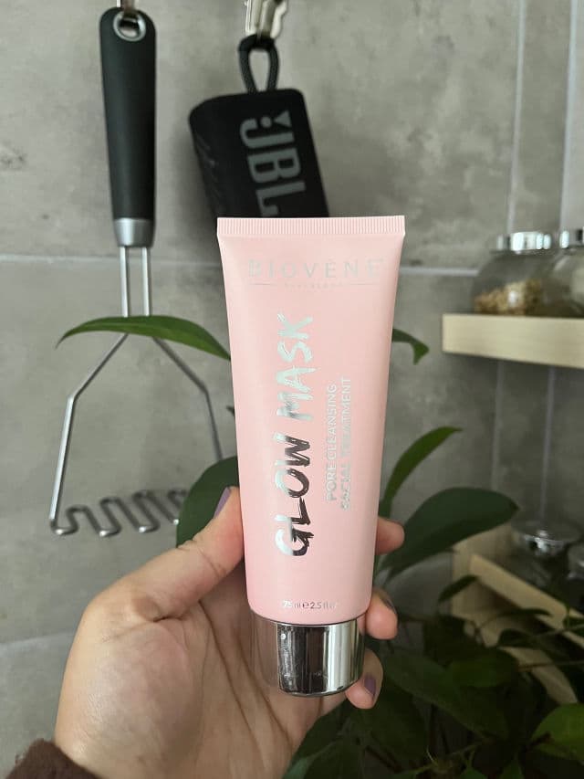 Biovène Glow Mask Pore Cleansing Facial Treatment review photo by Cocoliciousdiary