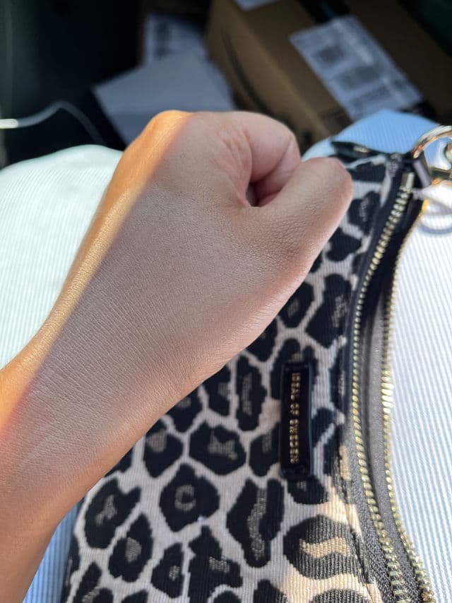 Urban Decay Stay Naked Weightless Liquid Foundation review photo by Geetaplanty