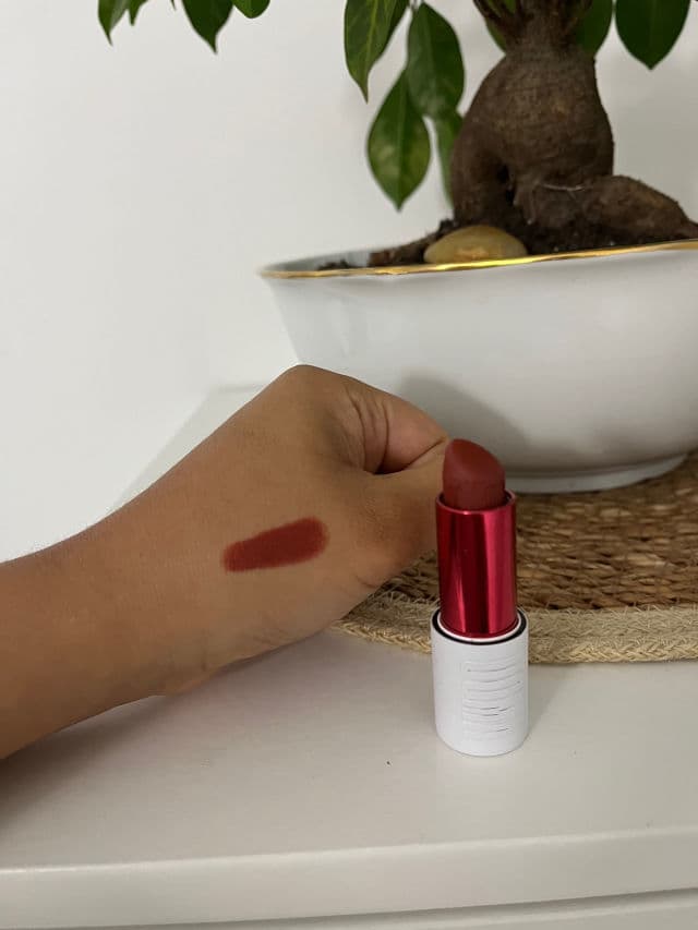 UOMA Beauty Sade review photo by Guterrene