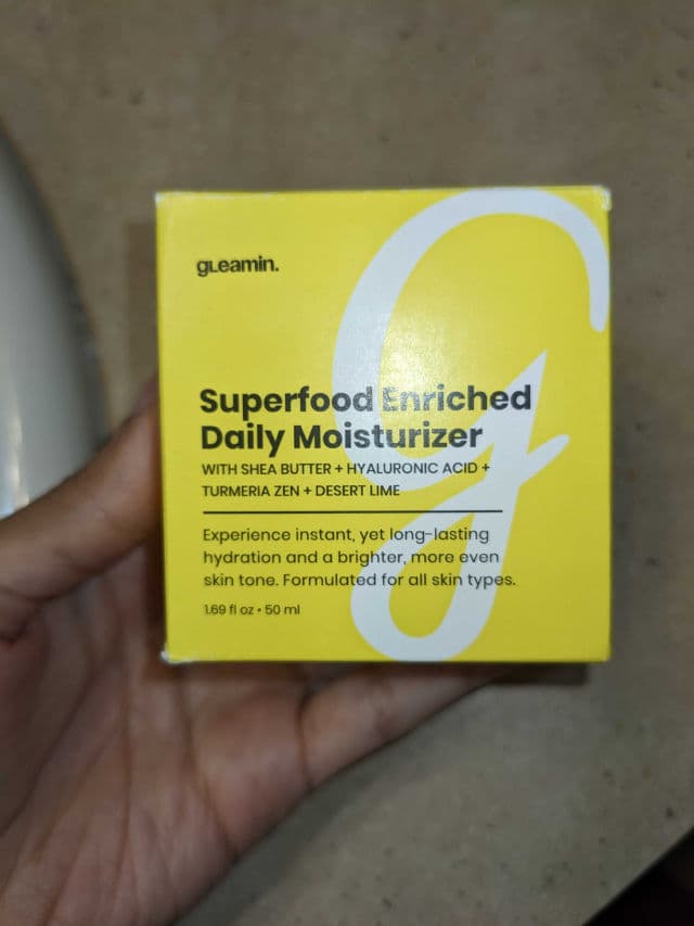 Gleamin Superfood Enriched Daily Moisturizer review photo by ChillinWithQuanie