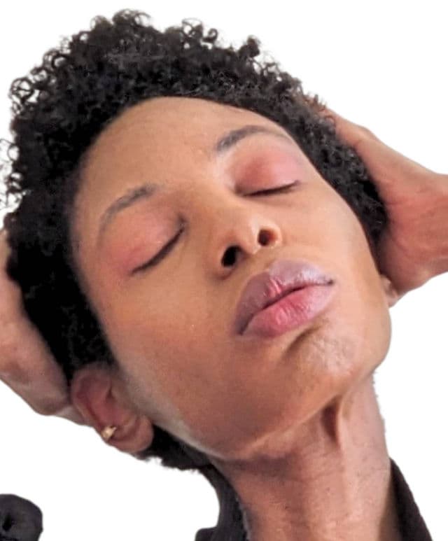 Keys Soulcare It's Like Skin 2-in-1 Concealer + Tint review photo by ChillinWithQuanie