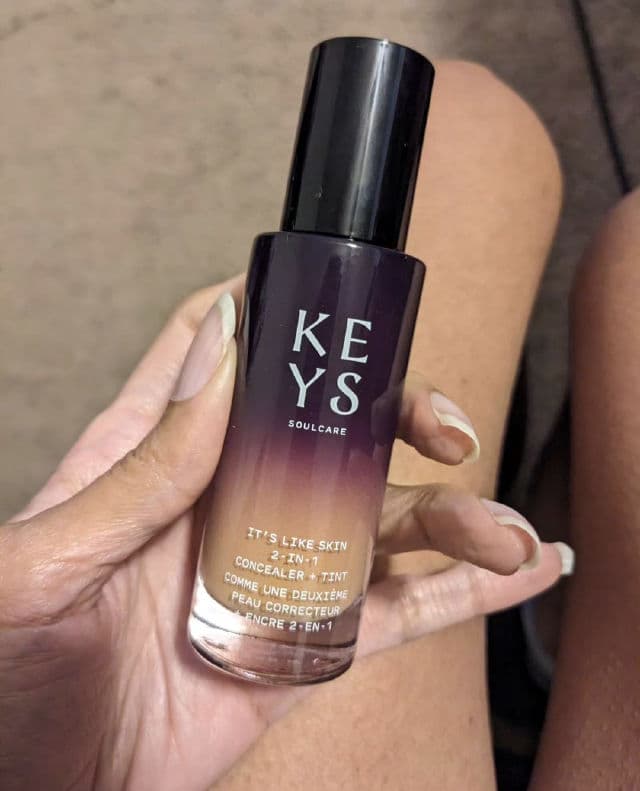Keys Soulcare It's Like Skin 2-in-1 Concealer + Tint review photo by ChillinWithQuanie