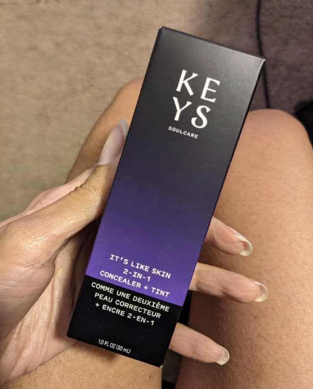Keys Soulcare It's Like Skin 2-in-1 Concealer + Tint review photo by ChillinWithQuanie