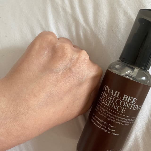 BENTON Snail Bee High Content Essence review photo by daisieskincare