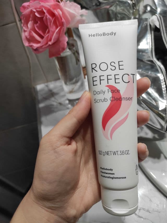 HelloBody Rose Effect Daily Face Scrub Cleanser review photo by unalibradel93
