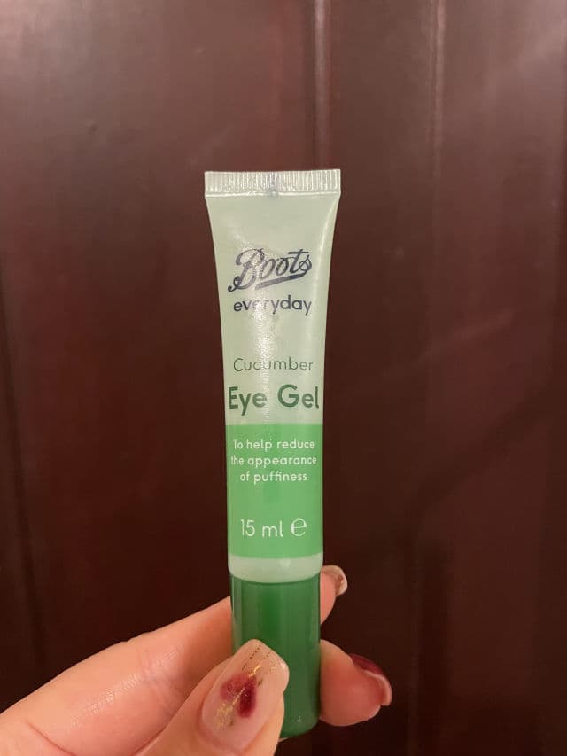 Boots Cucumber Eye Gel review photo by maxtothemax