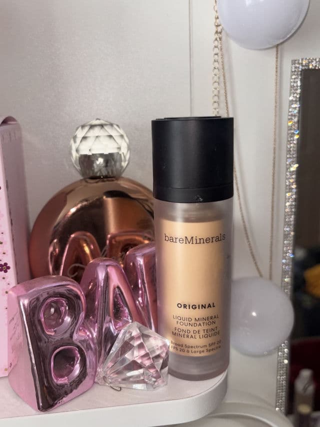 BareMinerals Bare Pro Performance Wear Liquid Foundation SPF 20 review photo by beyoubeautifull