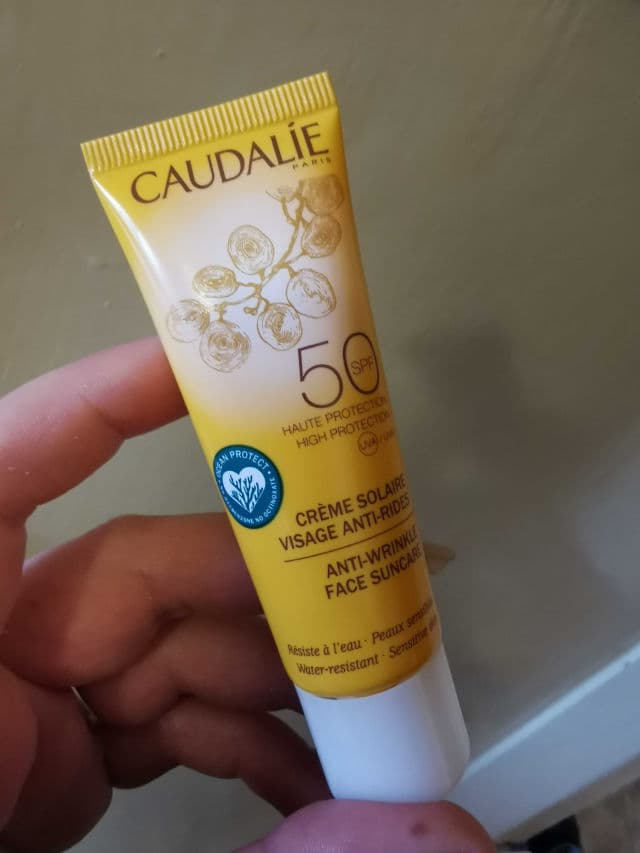 Caudalie Paris Anti-Wrinkle Face Suncare SPF50 review photo by TsvetiSp