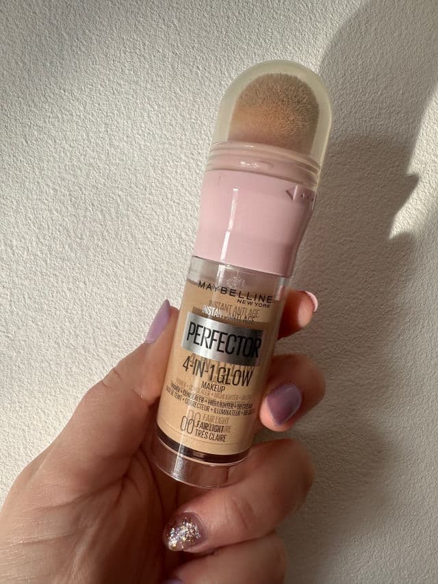 Maybelline Instant Age Rewind Perfector 4-in-1 Glow Makeup review photo by mybeautykarma