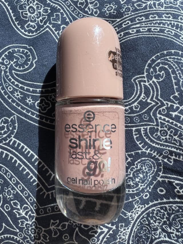 Essence Shine Last & Go! Gel Nail Polish review photo by MollyBlackbird