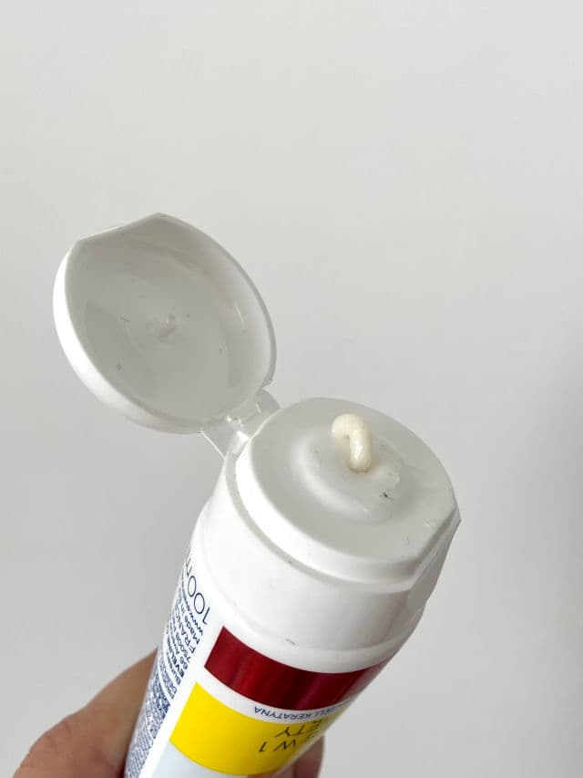 Eveline Cosmetics Revitalum Intensely Regenerating Cream-Compress 8in1 For Cracked Heels 25% Urea review photo by tanyatss