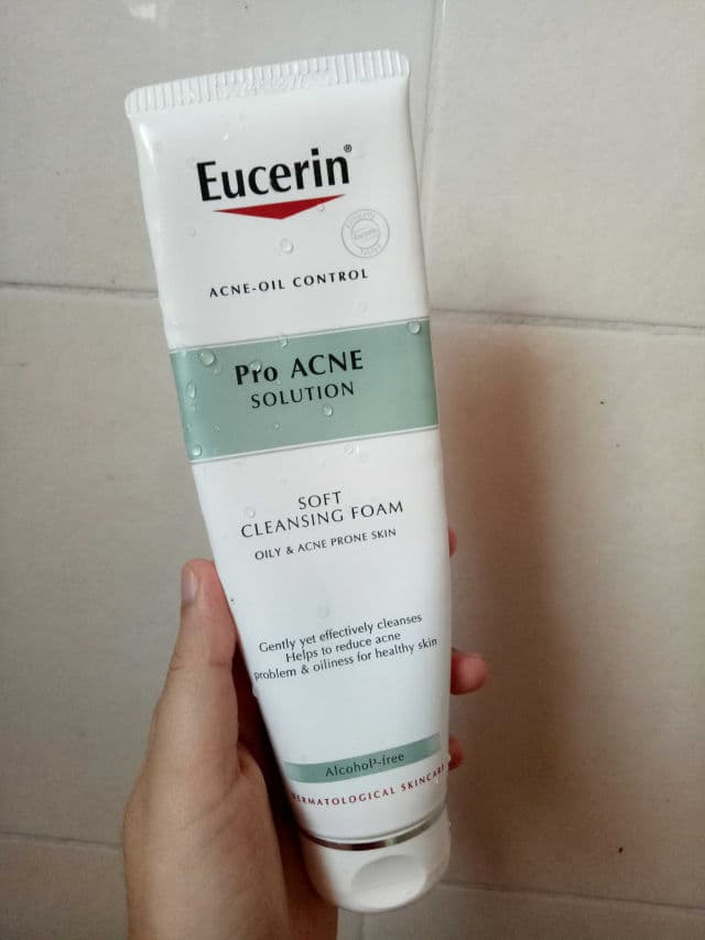 Eucerin Pro Acne Solution Gentle Cleansing Foam review photo by faezzy