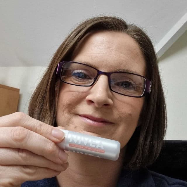 Nivea Hyaluron Lip Moisture Plus - Sheer Rosé review photo by ReviewedbyHanna