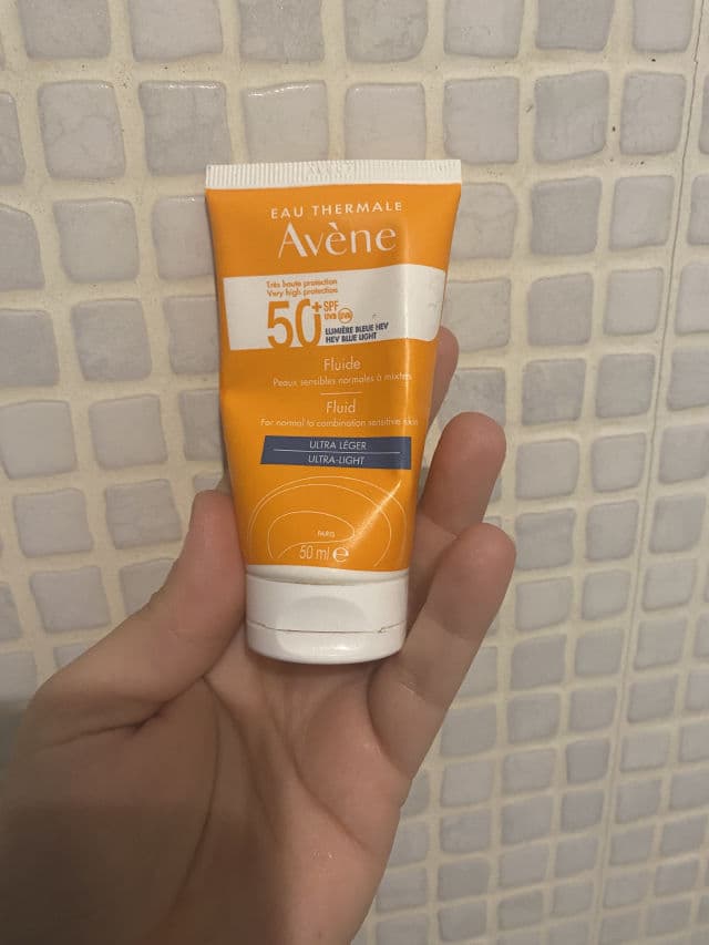 Avene SPF 50+ Cleanance Sunscreen with TriAsorB review photo by Sabris