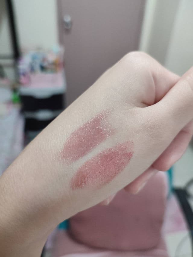 Revlon Super Lustrous Glass Shine Lipstick review photo by Koemigee