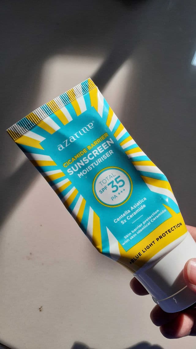 Azarine Cicamide Barrier Sunscreen Moisturiser SPF35 PA+++ review photo by Reshaafr