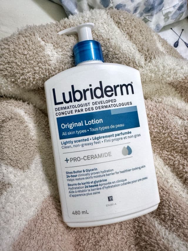 Lubriderm Daily Moisture Lotion for Sensitive Skin review photo by Elise Katrina