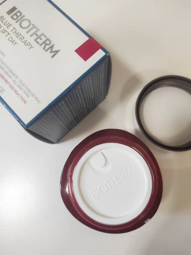 Biotherm Blue Therapy Red Algae Uplift Cream Day review photo by Mariasta