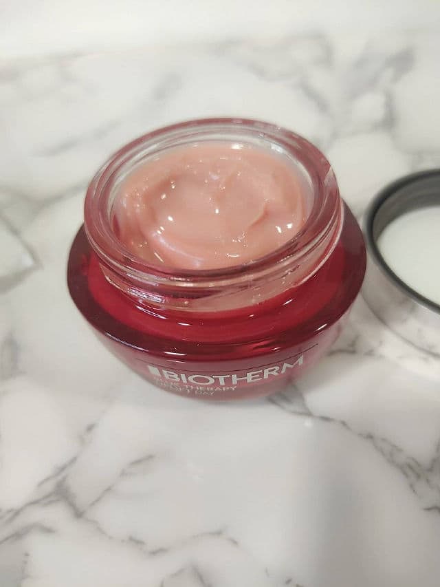 Biotherm Blue Therapy Red Algae Uplift Cream Day review photo by Mariasta