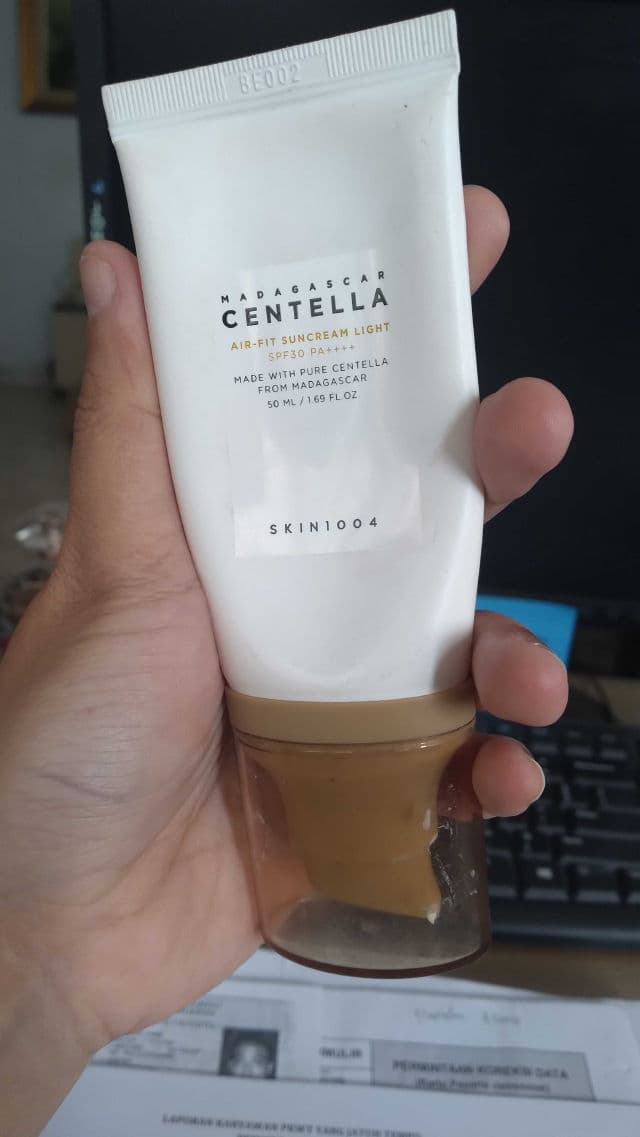 SKIN1004 Madagascar Centella Air-Fit Suncream Light SPF30 PA++++ review photo by Ayunurlisma