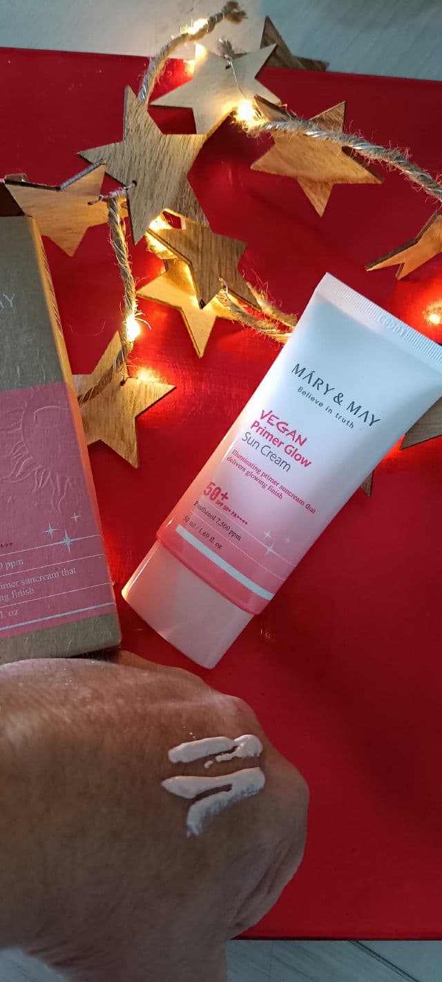 Mary&May Vegan Primer Glow Sun Cream SPF50+ PA++++ review photo by AROYERY
