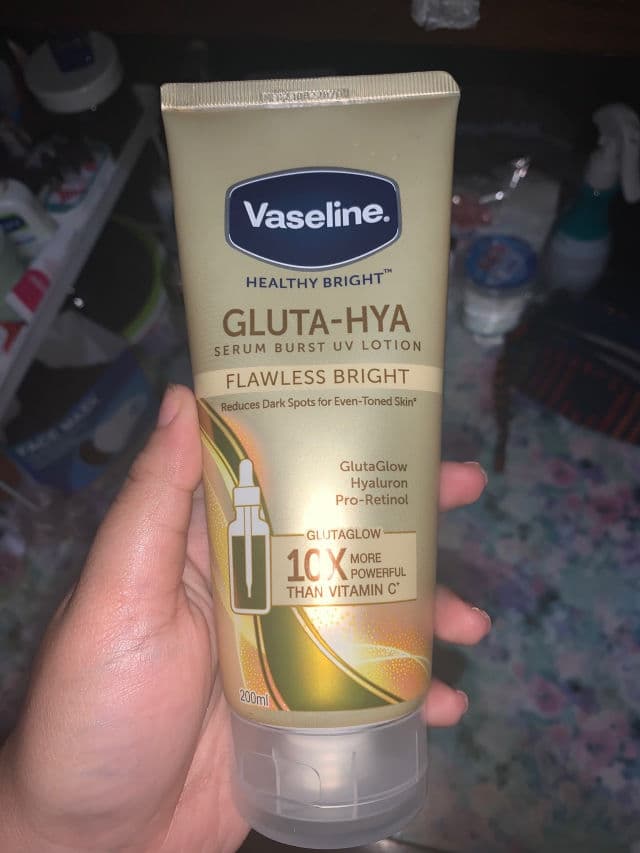 Vaseline Healthy Bright Gluta-Hya Serum Burst UV Lotion - Flawless Glow review photo by dmkhalista