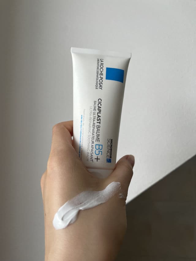 La Roche-Posay Cicaplast Gel B5 review photo by glowyskincarelover