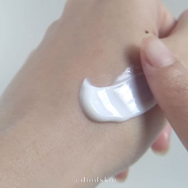 Azarine Cicamide Barrier Sunscreen Moisturiser SPF35 PA+++ review photo by dindaaditi