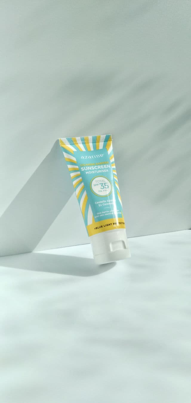 Azarine Cicamide Barrier Sunscreen Moisturiser SPF35 PA+++ review photo by dindaaditi