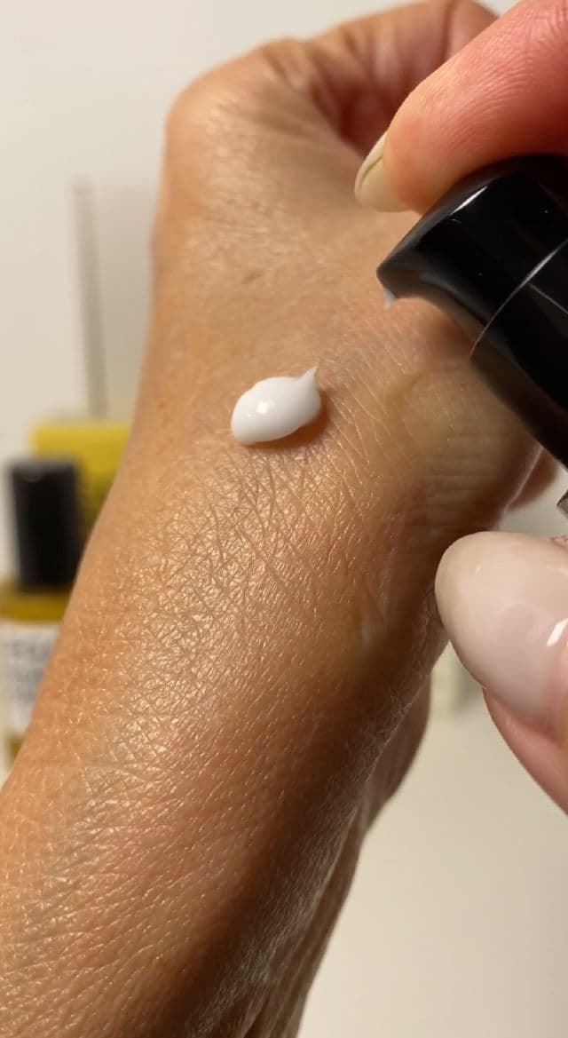 TOO COOL FOR SCHOOL Artclass Watery Blur Primer review photo by Waitingfirst