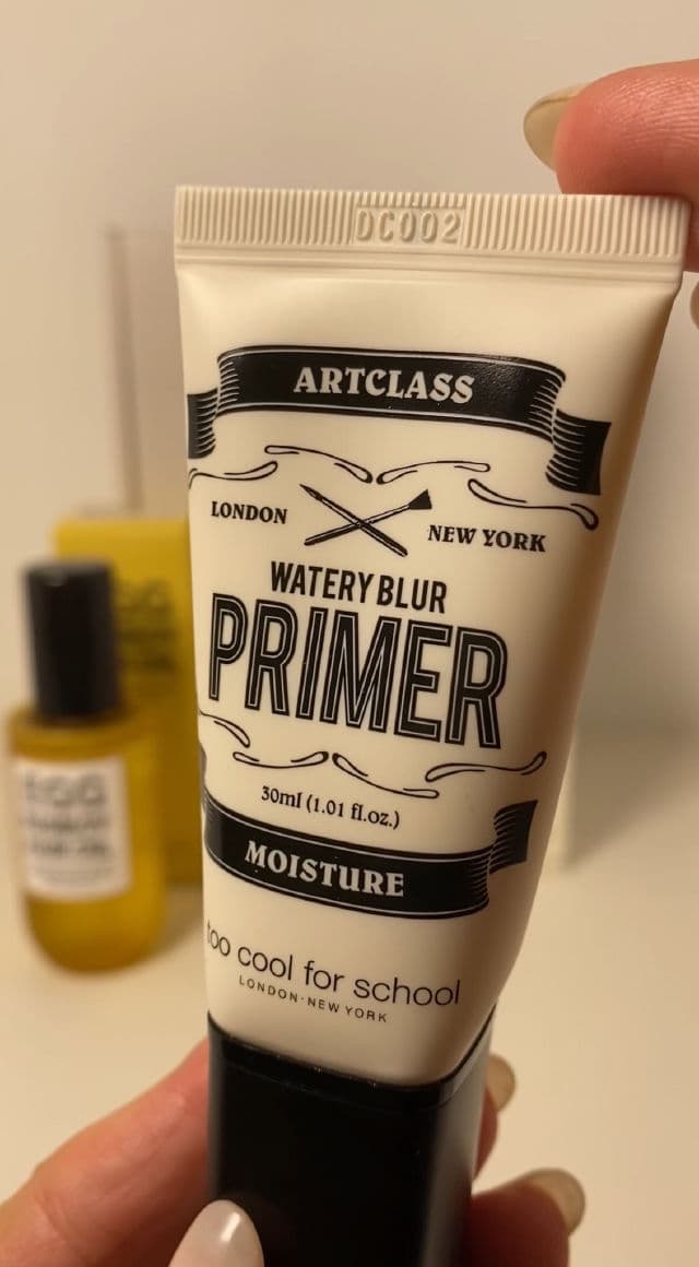 TOO COOL FOR SCHOOL Artclass Watery Blur Primer review photo by Waitingfirst